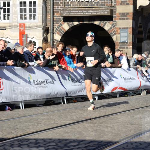 06.10.2024 - 19. swb-Marathon Bremen Strokosch-Dieckow http://msf.ph/oto/7362400 06.10.2024 10:35:18 Ziel 7098, 8577, 8983 meine-sportfotos.de