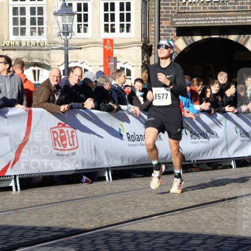 06.10.2024 - 19. swb-Marathon Bremen Strokosch-Dieckow http://msf.ph/oto/7362472 06.10.2024 10:35:18 Ziel 7098, 8577, 8983 meine-sportfotos.de