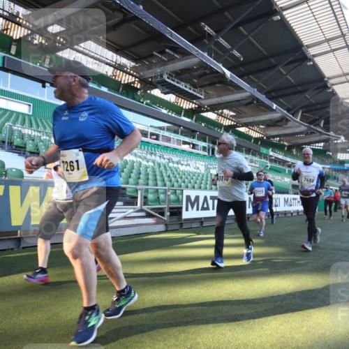 06.10.2024 - 19. swb-Marathon Bremen Yannick Fuchs http://msf.ph/oto/7362510 06.10.2024 10:30:55 Laufen im Stadion 7029, 7046, 7053, 7089, 7144, 7213, 7250, 7261, 7302, 7362, 7458, 7785, 7947, 8023, 8036, 8058, 8245, 8268, 8274, 8392, 8433, 8437, 8469, 8512, 8520, 8521, 8553, 8586, 8622, 8633, 8634, 8646, 8674, 8717, 8810, 8892, 8898, 8931, 8960, 8985, 9012, 9035, 9075, 9119 meine-sportfotos.de