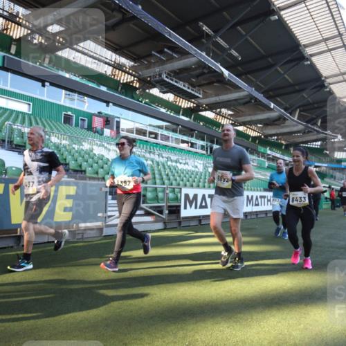 06.10.2024 - 19. swb-Marathon Bremen Yannick Fuchs http://msf.ph/oto/7362542 06.10.2024 10:30:59 Laufen im Stadion 7004, 7029, 7044, 7046, 7053, 7089, 7144, 7213, 7250, 7261, 7302, 7362, 7458, 7659, 7785, 7947, 8023, 8058, 8245, 8268, 8274, 8388, 8392, 8433, 8437, 8469, 8512, 8520, 8521, 8538, 8553, 8586, 8605, 8622, 8633, 8634, 8646, 8674, 8717, 8810, 8823, 8883, 8892, 8931, 8958, 8960, 8985, 9012, 9035, 9075, 9119, 9131 meine-sportfotos.de