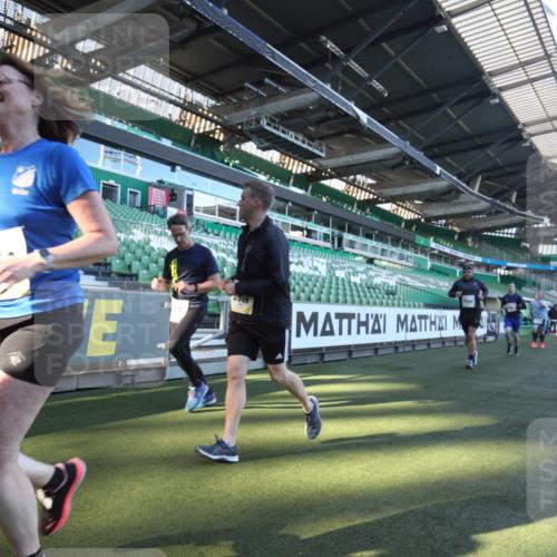 06.10.2024 - 19. swb-Marathon Bremen Yannick Fuchs http://msf.ph/oto/7362695 06.10.2024 10:31:26 Laufen im Stadion 7004, 7005, 7044, 7225, 7233, 7250, 7362, 7439, 7467, 7486, 7545, 7546, 7575, 7659, 7730, 7785, 7806, 7947, 7990, 8014, 8040, 8058, 8123, 8237, 8267, 8268, 8274, 8304, 8305, 8346, 8388, 8416, 8459, 8512, 8520, 8521, 8538, 8586, 8605, 8614, 8624, 8633, 8634, 8646, 8676, 8677, 8710, 8717, 8761, 8776, 8807, 8823, 8883, 8958, 8971, 8998, 9012, 9037, 9075, 9119, 9131 meine-sportfotos.de
