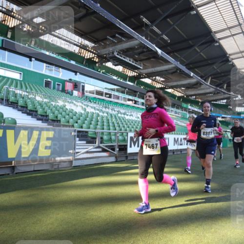 06.10.2024 - 19. swb-Marathon Bremen Yannick Fuchs http://msf.ph/oto/7362737 06.10.2024 10:31:37 Laufen im Stadion 7004, 7005, 7007, 7044, 7225, 7233, 7380, 7439, 7467, 7474, 7486, 7545, 7546, 7575, 7628, 7659, 7730, 7762, 7782, 7794, 7806, 7847, 7872, 7974, 7990, 8013, 8014, 8040, 8123, 8233, 8237, 8267, 8274, 8304, 8305, 8346, 8388, 8416, 8459, 8520, 8521, 8538, 8557, 8605, 8614, 8624, 8646, 8676, 8677, 8710, 8761, 8769, 8776, 8807, 8823, 8883, 8946, 8958, 8971, 8998, 9037, 9131 meine-sportfotos.de