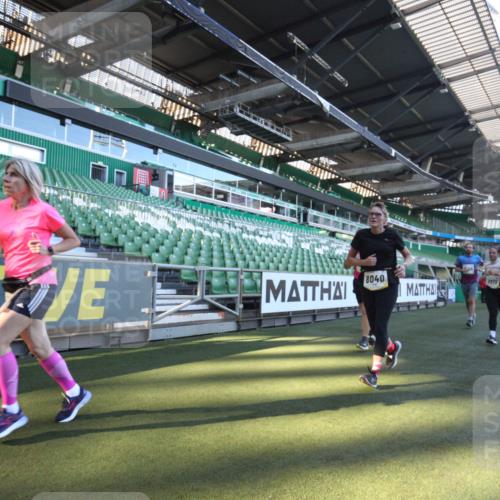 06.10.2024 - 19. swb-Marathon Bremen Yannick Fuchs http://msf.ph/oto/7362746 06.10.2024 10:31:38 Laufen im Stadion 7004, 7005, 7007, 7044, 7090, 7225, 7233, 7380, 7386, 7439, 7467, 7474, 7486, 7545, 7546, 7575, 7628, 7659, 7730, 7762, 7782, 7794, 7806, 7847, 7872, 7974, 7990, 8013, 8014, 8040, 8052, 8123, 8233, 8237, 8267, 8274, 8304, 8305, 8346, 8388, 8416, 8459, 8538, 8557, 8605, 8614, 8624, 8676, 8677, 8710, 8757, 8761, 8769, 8776, 8807, 8823, 8883, 8946, 8958, 8971, 8998, 9037, 9131 meine-sportfotos.de