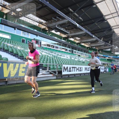 06.10.2024 - 19. swb-Marathon Bremen Yannick Fuchs http://msf.ph/oto/7362754 06.10.2024 10:31:40 Laufen im Stadion 7004, 7005, 7007, 7044, 7055, 7090, 7225, 7233, 7380, 7386, 7439, 7467, 7474, 7486, 7545, 7546, 7575, 7628, 7659, 7730, 7762, 7782, 7794, 7806, 7847, 7872, 7974, 7990, 8013, 8014, 8040, 8052, 8123, 8233, 8237, 8267, 8304, 8305, 8346, 8388, 8413, 8416, 8418, 8459, 8538, 8557, 8605, 8614, 8624, 8676, 8677, 8710, 8757, 8761, 8769, 8776, 8807, 8823, 8883, 8946, 8958, 8971, 8998, 9037, 9131 meine-sportfotos.de