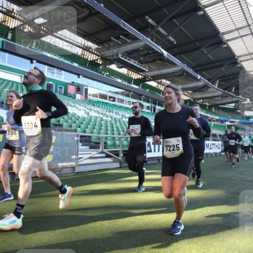 06.10.2024 - 19. swb-Marathon Bremen Yannick Fuchs http://msf.ph/oto/7362799 06.10.2024 10:31:47 Laufen im Stadion 7005, 7007, 7055, 7090, 7225, 7233, 7379, 7380, 7386, 7439, 7467, 7469, 7474, 7486, 7493, 7545, 7546, 7575, 7600, 7628, 7637, 7689, 7750, 7762, 7782, 7794, 7847, 7850, 7872, 7894, 7974, 8013, 8014, 8040, 8052, 8061, 8123, 8132, 8233, 8237, 8276, 8304, 8305, 8413, 8416, 8418, 8459, 8557, 8576, 8584, 8614, 8624, 8676, 8677, 8710, 8744, 8757, 8761, 8769, 8776, 8807, 8826, 8874, 8946, 8971, 8998, 9037 meine-sportfotos.de
