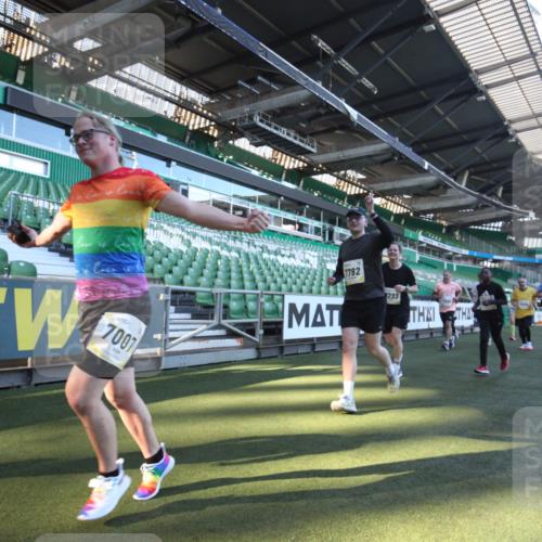 06.10.2024 - 19. swb-Marathon Bremen Yannick Fuchs http://msf.ph/oto/7362885 06.10.2024 10:31:58 Laufen im Stadion 7005, 7007, 7055, 7087, 7090, 7225, 7233, 7308, 7379, 7380, 7386, 7415, 7457, 7467, 7469, 7474, 7482, 7486, 7493, 7545, 7575, 7600, 7628, 7637, 7689, 7750, 7762, 7782, 7794, 7846, 7847, 7850, 7872, 7894, 7974, 8013, 8040, 8052, 8061, 8111, 8112, 8123, 8132, 8233, 8276, 8304, 8305, 8324, 8339, 8377, 8413, 8416, 8418, 8431, 8459, 8557, 8576, 8584, 8624, 8641, 8744, 8756, 8757, 8761, 8769, 8772, 8790, 8807, 8826, 8840, 8867, 8868, 8874, 8946, 8949, 8964, 8971 meine-sportfotos.de