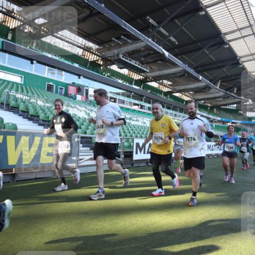 06.10.2024 - 19. swb-Marathon Bremen Yannick Fuchs http://msf.ph/oto/7362928 06.10.2024 10:32:01 Laufen im Stadion 7005, 7007, 7055, 7087, 7090, 7189, 7225, 7233, 7308, 7379, 7380, 7382, 7386, 7415, 7457, 7469, 7474, 7482, 7486, 7493, 7545, 7575, 7600, 7628, 7637, 7689, 7750, 7762, 7782, 7794, 7846, 7847, 7850, 7872, 7894, 7974, 8013, 8052, 8061, 8111, 8112, 8123, 8132, 8161, 8162, 8233, 8276, 8304, 8305, 8322, 8324, 8325, 8339, 8377, 8413, 8416, 8418, 8431, 8459, 8557, 8576, 8584, 8641, 8744, 8756, 8757, 8769, 8772, 8790, 8826, 8840, 8867, 8868, 8874, 8946, 8949, 8964, 8971 meine-sportfotos.de
