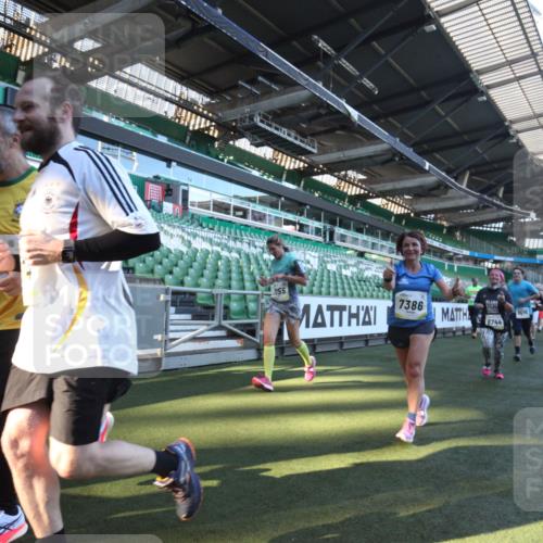 06.10.2024 - 19. swb-Marathon Bremen Yannick Fuchs http://msf.ph/oto/7362936 06.10.2024 10:32:02 Laufen im Stadion 7005, 7007, 7055, 7087, 7090, 7189, 7225, 7233, 7308, 7379, 7380, 7382, 7386, 7415, 7457, 7469, 7474, 7482, 7486, 7493, 7545, 7575, 7600, 7628, 7637, 7689, 7750, 7762, 7782, 7794, 7846, 7847, 7850, 7872, 7894, 7974, 8013, 8052, 8061, 8111, 8112, 8123, 8132, 8161, 8162, 8233, 8276, 8304, 8305, 8322, 8324, 8325, 8339, 8377, 8413, 8416, 8418, 8431, 8459, 8557, 8576, 8584, 8641, 8744, 8756, 8757, 8769, 8772, 8790, 8826, 8840, 8867, 8868, 8874, 8946, 8949, 8964 meine-sportfotos.de