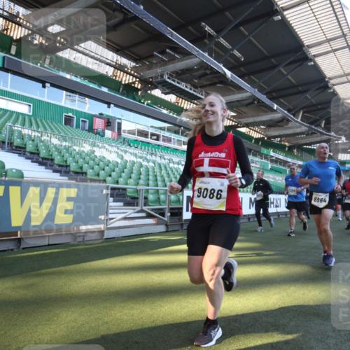 06.10.2024 - 19. swb-Marathon Bremen Yannick Fuchs http://msf.ph/oto/7363098 06.10.2024 10:32:18 Laufen im Stadion 7007, 7055, 7087, 7090, 7179, 7189, 7308, 7379, 7382, 7386, 7415, 7457, 7469, 7474, 7481, 7482, 7493, 7551, 7600, 7637, 7689, 7750, 7782, 7846, 7850, 7894, 7974, 7975, 8045, 8052, 8061, 8111, 8112, 8119, 8132, 8161, 8162, 8231, 8276, 8317, 8322, 8324, 8325, 8339, 8359, 8377, 8413, 8418, 8431, 8576, 8584, 8598, 8616, 8641, 8682, 8683, 8738, 8744, 8756, 8757, 8759, 8772, 8790, 8822, 8826, 8840, 8867, 8868, 8874, 8936, 8949, 8964, 9115 meine-sportfotos.de