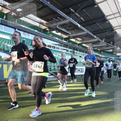 06.10.2024 - 19. swb-Marathon Bremen Yannick Fuchs http://msf.ph/oto/7363160 06.10.2024 10:32:23 Laufen im Stadion 7050, 7055, 7087, 7126, 7179, 7189, 7308, 7379, 7382, 7415, 7425, 7457, 7469, 7481, 7482, 7493, 7551, 7600, 7637, 7689, 7750, 7846, 7850, 7894, 7975, 8045, 8061, 8111, 8112, 8119, 8132, 8161, 8162, 8231, 8276, 8317, 8322, 8324, 8325, 8339, 8348, 8359, 8377, 8413, 8418, 8431, 8576, 8584, 8598, 8616, 8641, 8682, 8683, 8738, 8744, 8756, 8759, 8772, 8790, 8822, 8826, 8840, 8867, 8868, 8874, 8936, 8949, 8964, 9115 meine-sportfotos.de