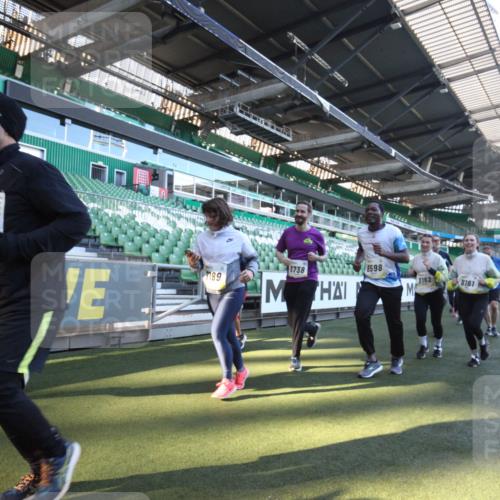 06.10.2024 - 19. swb-Marathon Bremen Yannick Fuchs http://msf.ph/oto/7363177 06.10.2024 10:32:25 Laufen im Stadion 7050, 7087, 7126, 7179, 7189, 7308, 7379, 7382, 7415, 7425, 7457, 7469, 7481, 7482, 7493, 7499, 7551, 7600, 7637, 7689, 7750, 7846, 7850, 7865, 7894, 7975, 8045, 8061, 8111, 8112, 8119, 8132, 8137, 8161, 8162, 8231, 8276, 8317, 8322, 8324, 8325, 8339, 8348, 8359, 8361, 8377, 8431, 8576, 8584, 8598, 8616, 8641, 8682, 8683, 8700, 8738, 8744, 8756, 8759, 8772, 8790, 8822, 8826, 8840, 8867, 8868, 8874, 8936, 8949, 8964, 9115 meine-sportfotos.de