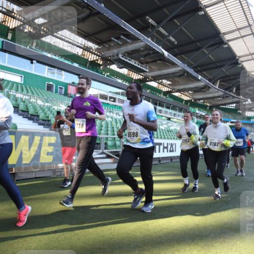 06.10.2024 - 19. swb-Marathon Bremen Yannick Fuchs http://msf.ph/oto/7363188 06.10.2024 10:32:26 Laufen im Stadion 7050, 7087, 7126, 7179, 7189, 7308, 7379, 7382, 7415, 7425, 7457, 7469, 7481, 7482, 7493, 7499, 7551, 7600, 7637, 7689, 7750, 7846, 7850, 7865, 7894, 7975, 8045, 8061, 8111, 8112, 8119, 8132, 8137, 8161, 8162, 8231, 8276, 8317, 8322, 8324, 8325, 8339, 8348, 8359, 8361, 8377, 8431, 8432, 8576, 8584, 8598, 8616, 8641, 8682, 8683, 8700, 8738, 8756, 8759, 8772, 8790, 8822, 8826, 8840, 8867, 8868, 8874, 8936, 8949, 8964, 9115 meine-sportfotos.de