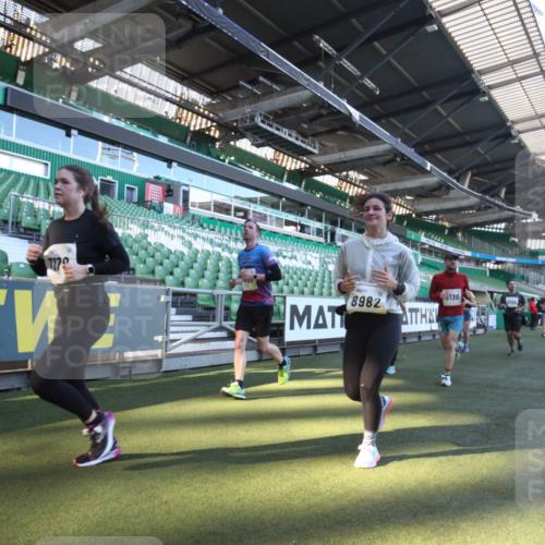 06.10.2024 - 19. swb-Marathon Bremen Yannick Fuchs http://msf.ph/oto/7363245 06.10.2024 10:32:33 Laufen im Stadion 7050, 7087, 7126, 7179, 7189, 7308, 7317, 7373, 7375, 7382, 7415, 7425, 7457, 7477, 7481, 7482, 7499, 7551, 7574, 7656, 7678, 7734, 7735, 7846, 7865, 7975, 8045, 8111, 8112, 8119, 8137, 8161, 8162, 8231, 8317, 8322, 8324, 8325, 8339, 8348, 8359, 8361, 8377, 8431, 8432, 8479, 8598, 8616, 8641, 8663, 8682, 8683, 8700, 8738, 8756, 8759, 8772, 8790, 8822, 8840, 8858, 8867, 8868, 8934, 8936, 8949, 8964, 9115, 9117 meine-sportfotos.de