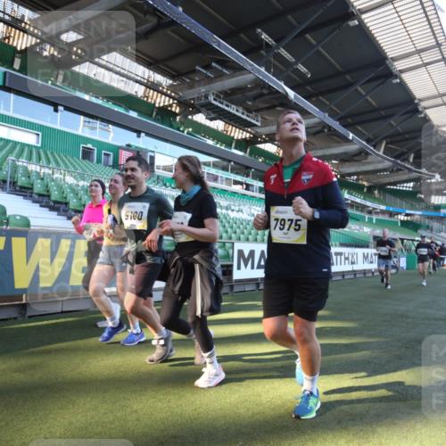 06.10.2024 - 19. swb-Marathon Bremen Yannick Fuchs http://msf.ph/oto/7363268 06.10.2024 10:32:37 Laufen im Stadion 7050, 7087, 7126, 7179, 7189, 7308, 7317, 7373, 7375, 7382, 7415, 7425, 7442, 7457, 7477, 7481, 7499, 7551, 7574, 7656, 7678, 7734, 7735, 7849, 7865, 7975, 8020, 8022, 8045, 8048, 8111, 8112, 8119, 8137, 8161, 8162, 8231, 8317, 8322, 8325, 8339, 8348, 8359, 8361, 8377, 8431, 8432, 8479, 8485, 8598, 8616, 8641, 8663, 8682, 8683, 8700, 8738, 8756, 8759, 8822, 8840, 8858, 8867, 8868, 8934, 8936, 8964, 9112, 9115, 9117 meine-sportfotos.de