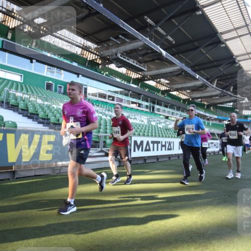 06.10.2024 - 19. swb-Marathon Bremen Yannick Fuchs http://msf.ph/oto/7363309 06.10.2024 10:32:46 Laufen im Stadion 7028, 7049, 7050, 7057, 7108, 7125, 7126, 7179, 7316, 7317, 7354, 7373, 7375, 7425, 7442, 7477, 7481, 7499, 7551, 7574, 7621, 7656, 7678, 7734, 7735, 7751, 7758, 7849, 7865, 7975, 8020, 8022, 8045, 8048, 8119, 8137, 8231, 8314, 8315, 8317, 8348, 8359, 8361, 8432, 8479, 8485, 8504, 8598, 8616, 8643, 8663, 8682, 8683, 8686, 8700, 8705, 8724, 8738, 8759, 8822, 8858, 8934, 8936, 9112, 9115, 9117 meine-sportfotos.de