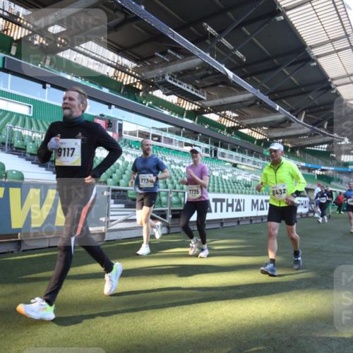 06.10.2024 - 19. swb-Marathon Bremen Yannick Fuchs http://msf.ph/oto/7363357 06.10.2024 10:32:52 Laufen im Stadion 7028, 7049, 7050, 7057, 7108, 7125, 7126, 7179, 7316, 7317, 7354, 7373, 7375, 7425, 7442, 7477, 7481, 7499, 7506, 7574, 7621, 7656, 7678, 7734, 7735, 7751, 7758, 7849, 7865, 7975, 8020, 8022, 8034, 8045, 8048, 8119, 8137, 8189, 8314, 8315, 8317, 8348, 8361, 8384, 8432, 8479, 8485, 8504, 8540, 8616, 8643, 8663, 8682, 8683, 8686, 8700, 8705, 8724, 8759, 8822, 8852, 8858, 8934, 8936, 9112, 9115, 9117 meine-sportfotos.de
