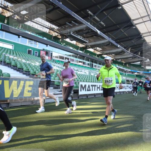 06.10.2024 - 19. swb-Marathon Bremen Yannick Fuchs http://msf.ph/oto/7363364 06.10.2024 10:32:53 Laufen im Stadion 7028, 7049, 7050, 7057, 7108, 7125, 7126, 7179, 7316, 7317, 7354, 7373, 7375, 7425, 7442, 7477, 7481, 7499, 7506, 7574, 7621, 7656, 7678, 7734, 7735, 7751, 7758, 7801, 7849, 7865, 7975, 8020, 8022, 8034, 8045, 8048, 8119, 8137, 8189, 8314, 8315, 8317, 8348, 8361, 8384, 8432, 8479, 8485, 8504, 8540, 8643, 8663, 8686, 8700, 8705, 8724, 8759, 8822, 8852, 8858, 8934, 9112, 9115, 9117 meine-sportfotos.de