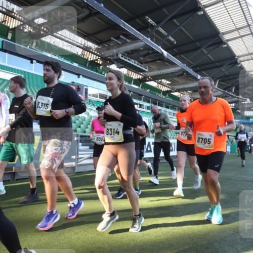 06.10.2024 - 19. swb-Marathon Bremen Yannick Fuchs http://msf.ph/oto/7363458 06.10.2024 10:33:04 Laufen im Stadion 7028, 7049, 7050, 7057, 7108, 7125, 7126, 7316, 7317, 7333, 7354, 7373, 7375, 7442, 7477, 7499, 7506, 7509, 7510, 7574, 7621, 7656, 7678, 7734, 7735, 7751, 7758, 7801, 7849, 7865, 7898, 8020, 8022, 8034, 8048, 8137, 8153, 8189, 8194, 8224, 8241, 8314, 8315, 8348, 8361, 8384, 8432, 8479, 8485, 8504, 8540, 8643, 8663, 8686, 8700, 8705, 8724, 8852, 8858, 8864, 8934, 8986, 9059, 9112, 9114, 9117, 9126 meine-sportfotos.de