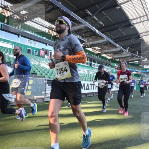 06.10.2024 - 19. swb-Marathon Bremen Yannick Fuchs http://msf.ph/oto/7363505 06.10.2024 10:33:13 Laufen im Stadion 7028, 7049, 7057, 7108, 7125, 7201, 7269, 7316, 7317, 7333, 7354, 7373, 7375, 7442, 7477, 7506, 7509, 7510, 7621, 7656, 7678, 7734, 7735, 7751, 7758, 7801, 7849, 7898, 8020, 8022, 8034, 8048, 8153, 8189, 8194, 8195, 8224, 8241, 8308, 8314, 8315, 8384, 8451, 8479, 8485, 8504, 8534, 8540, 8611, 8643, 8653, 8663, 8686, 8705, 8724, 8852, 8858, 8864, 8986, 9003, 9041, 9053, 9059, 9072, 9073, 9112, 9114, 9126 meine-sportfotos.de