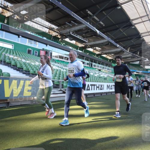06.10.2024 - 19. swb-Marathon Bremen Yannick Fuchs http://msf.ph/oto/7363539 06.10.2024 10:33:19 Laufen im Stadion 7028, 7049, 7057, 7108, 7125, 7201, 7269, 7316, 7333, 7354, 7442, 7506, 7509, 7510, 7608, 7621, 7663, 7751, 7758, 7801, 7849, 7867, 7869, 7898, 7997, 8020, 8022, 8034, 8048, 8153, 8189, 8194, 8195, 8224, 8241, 8308, 8314, 8315, 8384, 8451, 8504, 8534, 8540, 8611, 8643, 8653, 8686, 8705, 8724, 8798, 8852, 8864, 8986, 9003, 9041, 9053, 9059, 9072, 9073, 9114, 9126 meine-sportfotos.de