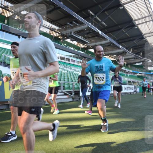 06.10.2024 - 19. swb-Marathon Bremen Yannick Fuchs http://msf.ph/oto/7363703 06.10.2024 10:33:42 Laufen im Stadion 7076, 7122, 7123, 7201, 7202, 7203, 7227, 7264, 7269, 7282, 7330, 7332, 7358, 7404, 7418, 7509, 7510, 7577, 7608, 7663, 7693, 7723, 7811, 7832, 7855, 7867, 7869, 7886, 7898, 7935, 7997, 8113, 8153, 8178, 8179, 8190, 8194, 8195, 8224, 8241, 8263, 8269, 8308, 8326, 8399, 8414, 8451, 8463, 8534, 8579, 8607, 8608, 8611, 8612, 8640, 8653, 8798, 9003, 9041, 9053, 9072, 9073, 9126 meine-sportfotos.de