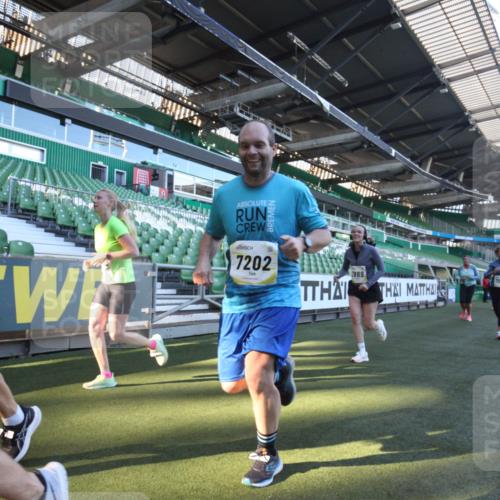 06.10.2024 - 19. swb-Marathon Bremen Yannick Fuchs http://msf.ph/oto/7363709 06.10.2024 10:33:42 Laufen im Stadion 7076, 7122, 7123, 7201, 7202, 7203, 7227, 7264, 7269, 7282, 7330, 7332, 7358, 7404, 7418, 7509, 7510, 7577, 7608, 7663, 7693, 7723, 7811, 7832, 7855, 7867, 7869, 7886, 7898, 7935, 7997, 8113, 8153, 8178, 8179, 8190, 8194, 8195, 8224, 8241, 8263, 8269, 8308, 8326, 8399, 8414, 8451, 8463, 8534, 8579, 8607, 8608, 8611, 8612, 8640, 8653, 8798, 9003, 9041, 9053, 9072, 9073, 9126 meine-sportfotos.de