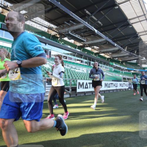 06.10.2024 - 19. swb-Marathon Bremen Yannick Fuchs http://msf.ph/oto/7363715 06.10.2024 10:33:42 Laufen im Stadion 7076, 7122, 7123, 7201, 7202, 7203, 7227, 7264, 7269, 7282, 7330, 7332, 7358, 7404, 7418, 7509, 7510, 7577, 7608, 7663, 7693, 7723, 7811, 7832, 7855, 7867, 7869, 7886, 7898, 7935, 7997, 8113, 8153, 8178, 8179, 8190, 8194, 8195, 8224, 8241, 8263, 8269, 8308, 8326, 8399, 8414, 8451, 8463, 8534, 8579, 8607, 8608, 8611, 8612, 8640, 8653, 8798, 9003, 9041, 9053, 9072, 9073, 9126 meine-sportfotos.de