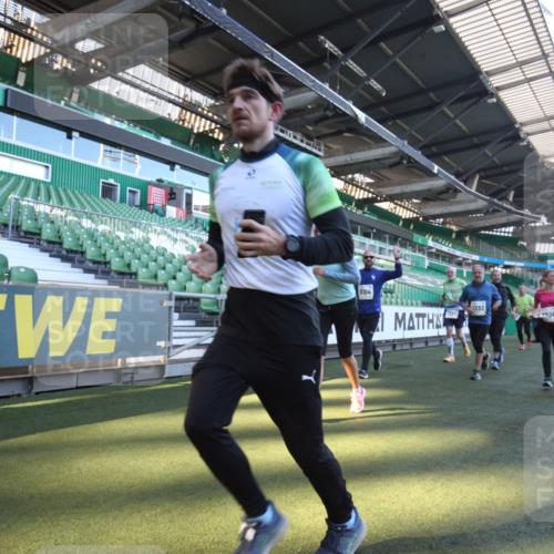 06.10.2024 - 19. swb-Marathon Bremen Yannick Fuchs http://msf.ph/oto/7363741 06.10.2024 10:33:46 Laufen im Stadion 7076, 7122, 7123, 7130, 7201, 7202, 7203, 7227, 7264, 7269, 7282, 7330, 7332, 7358, 7404, 7418, 7509, 7510, 7577, 7608, 7663, 7693, 7723, 7811, 7832, 7848, 7855, 7867, 7869, 7886, 7935, 7997, 8033, 8113, 8178, 8179, 8190, 8194, 8195, 8197, 8235, 8236, 8263, 8269, 8308, 8326, 8399, 8414, 8415, 8435, 8451, 8463, 8534, 8546, 8579, 8607, 8608, 8611, 8612, 8640, 8653, 8694, 8798, 9003, 9041, 9053, 9072, 9073 meine-sportfotos.de