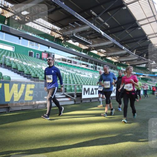 06.10.2024 - 19. swb-Marathon Bremen Yannick Fuchs http://msf.ph/oto/7363751 06.10.2024 10:33:47 Laufen im Stadion 7040, 7076, 7122, 7123, 7130, 7201, 7202, 7203, 7227, 7264, 7269, 7282, 7330, 7332, 7358, 7404, 7418, 7509, 7510, 7577, 7608, 7663, 7693, 7723, 7811, 7832, 7848, 7855, 7867, 7869, 7886, 7935, 7997, 8033, 8113, 8178, 8179, 8190, 8195, 8197, 8208, 8235, 8236, 8263, 8269, 8293, 8308, 8326, 8399, 8414, 8415, 8435, 8451, 8463, 8534, 8546, 8579, 8607, 8608, 8611, 8612, 8640, 8653, 8694, 8798, 9003, 9041, 9053, 9072, 9073 meine-sportfotos.de