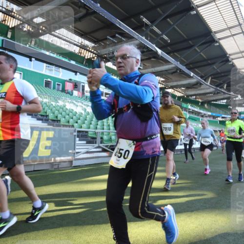 06.10.2024 - 19. swb-Marathon Bremen Yannick Fuchs http://msf.ph/oto/7364062 06.10.2024 10:34:23 Laufen im Stadion 7040, 7048, 7130, 7156, 7221, 7223, 7227, 7242, 7255, 7262, 7307, 7352, 7377, 7383, 7395, 7436, 7446, 7507, 7532, 7693, 7718, 7722, 7745, 7775, 7811, 7844, 7848, 7909, 7910, 7918, 7929, 7935, 7971, 7980, 7987, 8005, 8006, 8017, 8027, 8033, 8085, 8107, 8115, 8122, 8166, 8197, 8203, 8208, 8229, 8235, 8236, 8270, 8283, 8293, 8326, 8338, 8363, 8382, 8398, 8399, 8414, 8415, 8435, 8463, 8546, 8550, 8572, 8644, 8670, 8678, 8694, 8707, 8736, 9015 meine-sportfotos.de