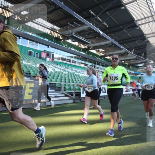 06.10.2024 - 19. swb-Marathon Bremen Yannick Fuchs http://msf.ph/oto/7364076 06.10.2024 10:34:24 Laufen im Stadion 7040, 7048, 7130, 7156, 7221, 7223, 7227, 7242, 7255, 7262, 7307, 7352, 7377, 7383, 7395, 7436, 7446, 7507, 7532, 7693, 7718, 7722, 7745, 7775, 7811, 7844, 7848, 7909, 7910, 7918, 7929, 7935, 7971, 7980, 7987, 8005, 8006, 8017, 8027, 8033, 8085, 8107, 8115, 8122, 8166, 8197, 8203, 8208, 8229, 8235, 8236, 8270, 8283, 8293, 8338, 8363, 8382, 8398, 8414, 8415, 8435, 8546, 8550, 8572, 8644, 8670, 8678, 8694, 8707, 8736, 8839, 9015 meine-sportfotos.de