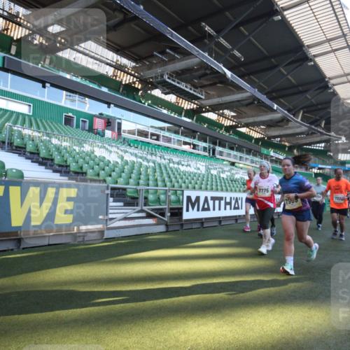 06.10.2024 - 19. swb-Marathon Bremen Yannick Fuchs http://msf.ph/oto/7364089 06.10.2024 10:34:26 Laufen im Stadion 7040, 7048, 7130, 7156, 7221, 7223, 7242, 7255, 7262, 7307, 7352, 7377, 7383, 7395, 7413, 7436, 7446, 7502, 7507, 7532, 7679, 7680, 7693, 7718, 7722, 7745, 7775, 7844, 7848, 7909, 7910, 7918, 7929, 7935, 7971, 7980, 7987, 8005, 8006, 8017, 8027, 8033, 8085, 8107, 8115, 8122, 8166, 8197, 8203, 8208, 8229, 8235, 8236, 8246, 8270, 8283, 8293, 8338, 8363, 8382, 8398, 8414, 8415, 8435, 8541, 8542, 8546, 8550, 8572, 8644, 8670, 8678, 8694, 8707, 8736, 8839, 9015 meine-sportfotos.de