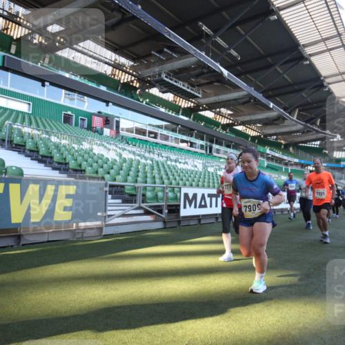 06.10.2024 - 19. swb-Marathon Bremen Yannick Fuchs http://msf.ph/oto/7364092 06.10.2024 10:34:26 Laufen im Stadion 7040, 7048, 7130, 7156, 7221, 7223, 7242, 7255, 7262, 7307, 7352, 7377, 7383, 7395, 7413, 7436, 7446, 7502, 7507, 7532, 7679, 7680, 7693, 7718, 7722, 7745, 7775, 7844, 7848, 7909, 7910, 7918, 7929, 7935, 7971, 7980, 7987, 8005, 8006, 8017, 8027, 8033, 8085, 8107, 8115, 8122, 8166, 8197, 8203, 8208, 8229, 8235, 8236, 8246, 8270, 8283, 8293, 8338, 8363, 8382, 8398, 8414, 8415, 8435, 8541, 8542, 8546, 8550, 8572, 8644, 8670, 8678, 8694, 8707, 8736, 8839, 9015 meine-sportfotos.de