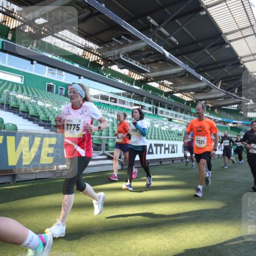 06.10.2024 - 19. swb-Marathon Bremen Yannick Fuchs http://msf.ph/oto/7364098 06.10.2024 10:34:27 Laufen im Stadion 7040, 7048, 7130, 7156, 7221, 7223, 7242, 7255, 7262, 7307, 7352, 7377, 7383, 7395, 7413, 7436, 7446, 7502, 7507, 7532, 7587, 7679, 7680, 7718, 7722, 7745, 7775, 7844, 7848, 7909, 7910, 7918, 7929, 7971, 7980, 7981, 7987, 8005, 8006, 8017, 8027, 8033, 8085, 8107, 8115, 8122, 8166, 8197, 8203, 8208, 8229, 8235, 8236, 8246, 8270, 8283, 8293, 8338, 8363, 8382, 8398, 8415, 8435, 8472, 8541, 8542, 8546, 8550, 8572, 8644, 8670, 8678, 8694, 8707, 8736, 8839, 9015 meine-sportfotos.de