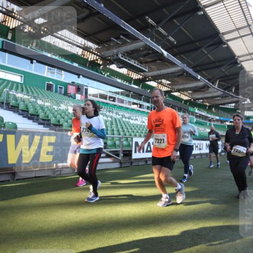 06.10.2024 - 19. swb-Marathon Bremen Yannick Fuchs http://msf.ph/oto/7364101 06.10.2024 10:34:28 Laufen im Stadion 7040, 7048, 7130, 7156, 7221, 7223, 7242, 7255, 7262, 7307, 7352, 7377, 7383, 7395, 7413, 7436, 7446, 7502, 7507, 7532, 7587, 7679, 7680, 7718, 7722, 7745, 7757, 7775, 7844, 7909, 7910, 7918, 7926, 7929, 7954, 7971, 7980, 7981, 7987, 8005, 8006, 8017, 8027, 8085, 8107, 8115, 8122, 8166, 8197, 8203, 8208, 8229, 8235, 8236, 8246, 8270, 8283, 8293, 8338, 8363, 8382, 8398, 8435, 8472, 8541, 8542, 8546, 8550, 8572, 8644, 8670, 8678, 8707, 8736, 8839, 9015 meine-sportfotos.de