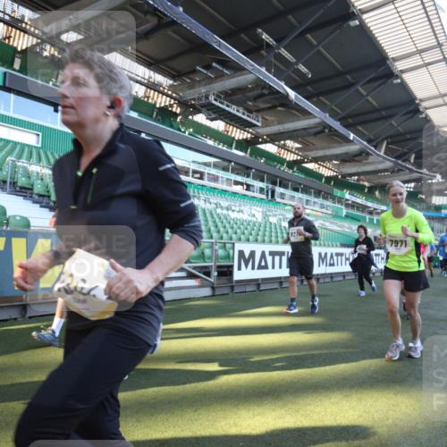 06.10.2024 - 19. swb-Marathon Bremen Yannick Fuchs http://msf.ph/oto/7364125 06.10.2024 10:34:29 Laufen im Stadion 7040, 7048, 7130, 7156, 7221, 7223, 7242, 7255, 7262, 7307, 7352, 7377, 7383, 7395, 7413, 7436, 7446, 7502, 7507, 7532, 7587, 7679, 7680, 7718, 7722, 7745, 7757, 7775, 7844, 7909, 7910, 7918, 7926, 7929, 7954, 7971, 7980, 7981, 7987, 8005, 8006, 8017, 8027, 8085, 8107, 8115, 8122, 8166, 8197, 8203, 8208, 8229, 8246, 8270, 8283, 8293, 8338, 8363, 8382, 8398, 8435, 8472, 8494, 8495, 8496, 8541, 8542, 8550, 8572, 8644, 8670, 8678, 8707, 8736, 8839, 9015 meine-sportfotos.de