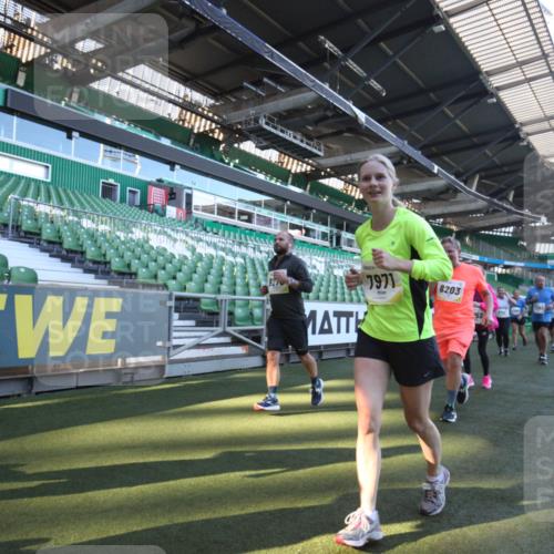 06.10.2024 - 19. swb-Marathon Bremen Yannick Fuchs http://msf.ph/oto/7364133 06.10.2024 10:34:30 Laufen im Stadion 7040, 7048, 7156, 7221, 7223, 7242, 7255, 7262, 7307, 7352, 7377, 7383, 7395, 7413, 7436, 7446, 7502, 7507, 7532, 7587, 7679, 7680, 7718, 7722, 7745, 7757, 7775, 7844, 7909, 7910, 7918, 7926, 7929, 7954, 7971, 7980, 7981, 7987, 8005, 8006, 8017, 8027, 8085, 8107, 8115, 8118, 8122, 8166, 8197, 8203, 8208, 8229, 8246, 8270, 8283, 8293, 8338, 8363, 8382, 8398, 8435, 8472, 8494, 8495, 8496, 8541, 8542, 8550, 8572, 8644, 8670, 8678, 8707, 8736, 8839, 9015 meine-sportfotos.de