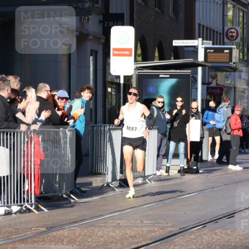 06.10.2024 - 19. swb-Marathon Bremen Strokosch-Dieckow http://msf.ph/oto/7364134 06.10.2024 10:25:47 Laufen 8667 meine-sportfotos.de