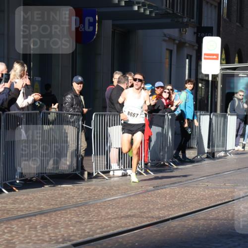 06.10.2024 - 19. swb-Marathon Bremen Strokosch-Dieckow http://msf.ph/oto/7364154 06.10.2024 10:25:48 Laufen 8667 meine-sportfotos.de