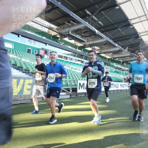 06.10.2024 - 19. swb-Marathon Bremen Yannick Fuchs http://msf.ph/oto/7364218 06.10.2024 10:34:38 Laufen im Stadion 7048, 7156, 7204, 7221, 7223, 7242, 7255, 7262, 7307, 7335, 7352, 7377, 7383, 7395, 7413, 7436, 7443, 7446, 7502, 7507, 7532, 7587, 7679, 7680, 7722, 7745, 7757, 7772, 7773, 7775, 7844, 7864, 7909, 7910, 7918, 7926, 7929, 7954, 7971, 7980, 7981, 7987, 8027, 8085, 8088, 8115, 8118, 8122, 8152, 8166, 8203, 8229, 8246, 8270, 8283, 8363, 8398, 8472, 8494, 8495, 8496, 8539, 8541, 8542, 8550, 8670, 8678, 8736, 8839, 8848, 9015 meine-sportfotos.de