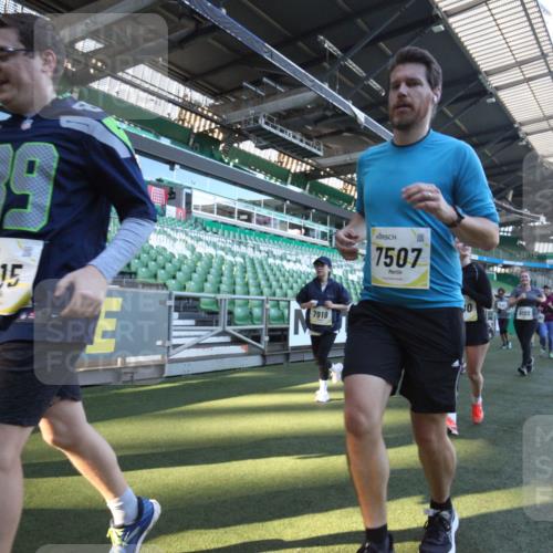 06.10.2024 - 19. swb-Marathon Bremen Yannick Fuchs http://msf.ph/oto/7364220 06.10.2024 10:34:39 Laufen im Stadion 7048, 7156, 7204, 7221, 7223, 7242, 7255, 7262, 7307, 7335, 7352, 7377, 7383, 7395, 7413, 7436, 7443, 7446, 7502, 7507, 7532, 7587, 7679, 7680, 7699, 7722, 7745, 7757, 7772, 7773, 7775, 7844, 7864, 7909, 7910, 7918, 7926, 7929, 7954, 7971, 7980, 7981, 8027, 8085, 8088, 8115, 8118, 8122, 8152, 8166, 8203, 8246, 8270, 8283, 8363, 8398, 8472, 8494, 8495, 8496, 8539, 8541, 8542, 8550, 8670, 8678, 8736, 8839, 8848, 9015 meine-sportfotos.de