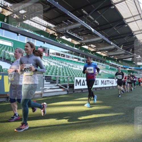 06.10.2024 - 19. swb-Marathon Bremen Yannick Fuchs http://msf.ph/oto/7364291 06.10.2024 10:34:45 Laufen im Stadion 7156, 7204, 7221, 7223, 7242, 7255, 7262, 7307, 7321, 7335, 7352, 7377, 7383, 7413, 7436, 7443, 7446, 7478, 7479, 7502, 7507, 7532, 7587, 7644, 7679, 7680, 7690, 7699, 7722, 7757, 7772, 7773, 7775, 7864, 7918, 7926, 7954, 7955, 7971, 7980, 7981, 8085, 8088, 8115, 8118, 8122, 8152, 8166, 8203, 8246, 8270, 8363, 8366, 8429, 8472, 8494, 8495, 8496, 8509, 8539, 8541, 8542, 8588, 8670, 8678, 8736, 8760, 8839, 8848, 9015 meine-sportfotos.de