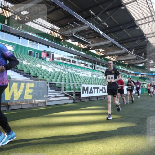 06.10.2024 - 19. swb-Marathon Bremen Yannick Fuchs http://msf.ph/oto/7364304 06.10.2024 10:34:46 Laufen im Stadion 7156, 7162, 7204, 7242, 7255, 7262, 7307, 7321, 7335, 7352, 7377, 7383, 7413, 7436, 7443, 7446, 7478, 7479, 7502, 7507, 7532, 7587, 7644, 7679, 7680, 7690, 7699, 7722, 7757, 7772, 7773, 7864, 7918, 7926, 7954, 7955, 7971, 7980, 7981, 8085, 8088, 8115, 8118, 8122, 8152, 8166, 8203, 8246, 8270, 8363, 8366, 8429, 8472, 8494, 8495, 8496, 8509, 8539, 8541, 8542, 8588, 8670, 8678, 8736, 8760, 8839, 8848, 9015 meine-sportfotos.de