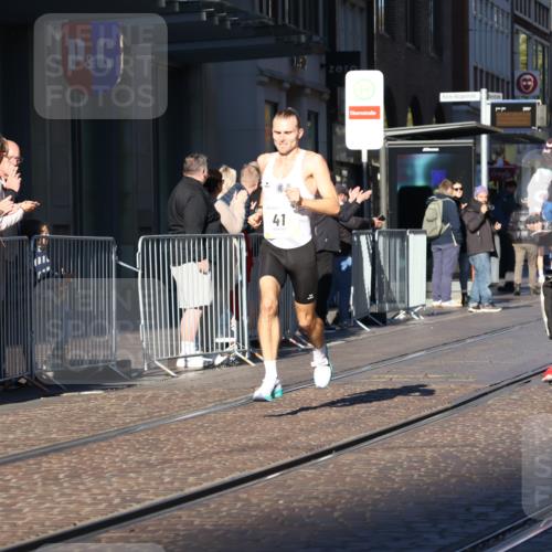 06.10.2024 - 19. swb-Marathon Bremen Strokosch-Dieckow http://msf.ph/oto/7364346 06.10.2024 10:26:28 Laufen 41, 8350, 8395, 8396 meine-sportfotos.de