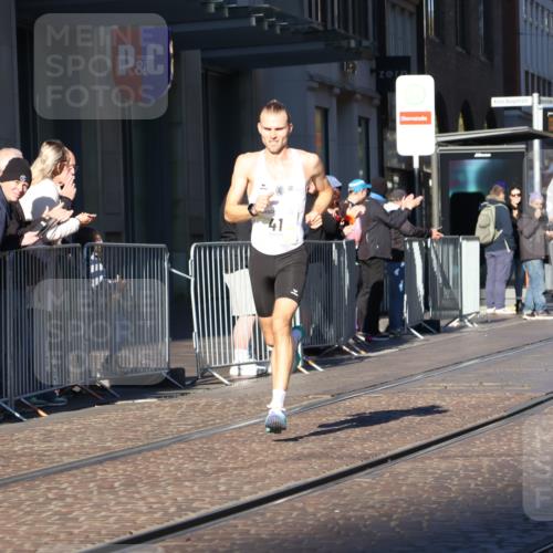 06.10.2024 - 19. swb-Marathon Bremen Strokosch-Dieckow http://msf.ph/oto/7364353 06.10.2024 10:26:28 Laufen 41, 8350, 8395, 8396 meine-sportfotos.de