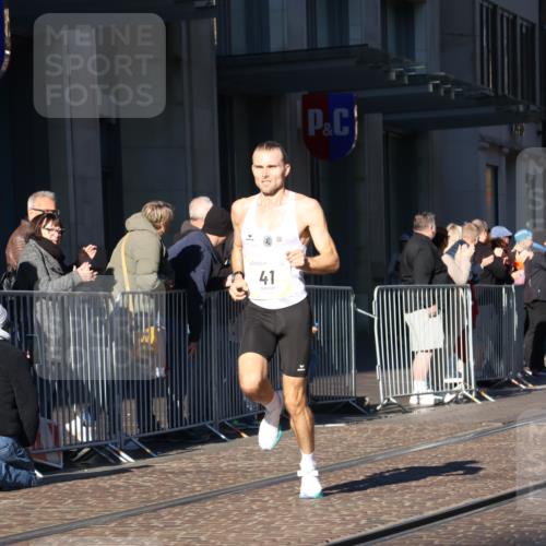 06.10.2024 - 19. swb-Marathon Bremen Strokosch-Dieckow http://msf.ph/oto/7364372 06.10.2024 10:26:29 Laufen 41, 8350, 8395, 8396 meine-sportfotos.de