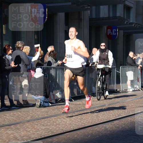 06.10.2024 - 19. swb-Marathon Bremen Strokosch-Dieckow http://msf.ph/oto/7364506 06.10.2024 10:26:34 Laufen 8350, 8395, 8396 meine-sportfotos.de