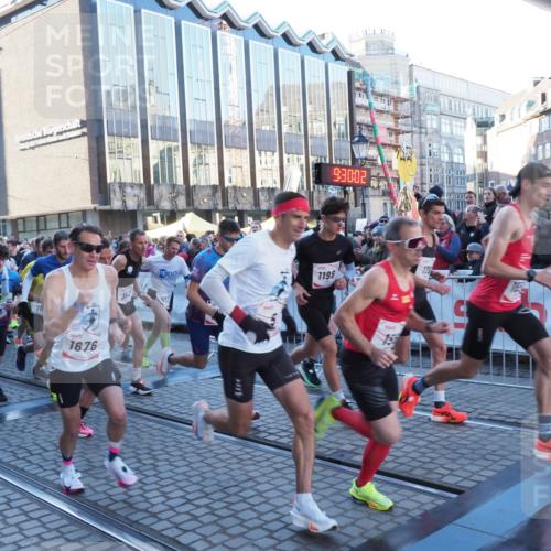06.10.2024 - 19. swb-Marathon Bremen Luisa Fischer http://msf.ph/oto/7364511 06.10.2024 09:30:02 Allgemein zum Event 3, 00, 90, 0, 518, 78, 1103, 1676, 342, 55, 9, 30, 02, 1198 meine-sportfotos.de