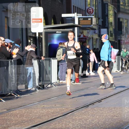 06.10.2024 - 19. swb-Marathon Bremen Strokosch-Dieckow http://msf.ph/oto/7364578 06.10.2024 10:26:39 Laufen 8350, 8395 meine-sportfotos.de