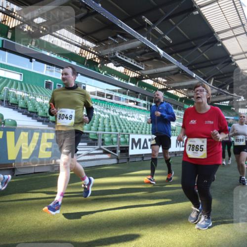 06.10.2024 - 19. swb-Marathon Bremen Yannick Fuchs http://msf.ph/oto/7364615 06.10.2024 10:35:06 Laufen im Stadion 7034, 7035, 7042, 7138, 7155, 7156, 7162, 7204, 7226, 7251, 7258, 7266, 7295, 7307, 7321, 7335, 7413, 7443, 7468, 7478, 7479, 7490, 7502, 7587, 7644, 7679, 7680, 7690, 7699, 7757, 7772, 7773, 7829, 7830, 7863, 7864, 7899, 7900, 7902, 7923, 7926, 7932, 7954, 7955, 7981, 8073, 8074, 8088, 8118, 8144, 8152, 8183, 8225, 8246, 8366, 8370, 8378, 8409, 8410, 8429, 8449, 8450, 8472, 8494, 8495, 8496, 8506, 8509, 8539, 8541, 8542, 8588, 8589, 8698, 8760, 8799, 8839, 8848 meine-sportfotos.de